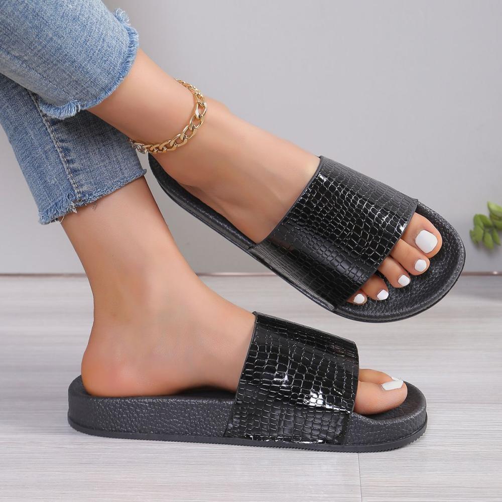 Womens Achieve Black  |  Sandals Sandals BLACK